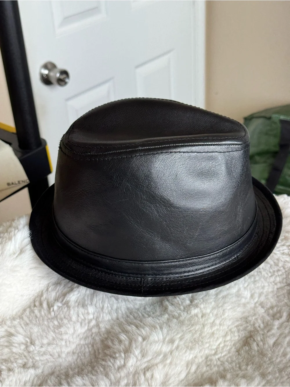 Goorin Bros Black 100% Leather Trilby Hat with Branded Metal Emblem Sz XL Rare